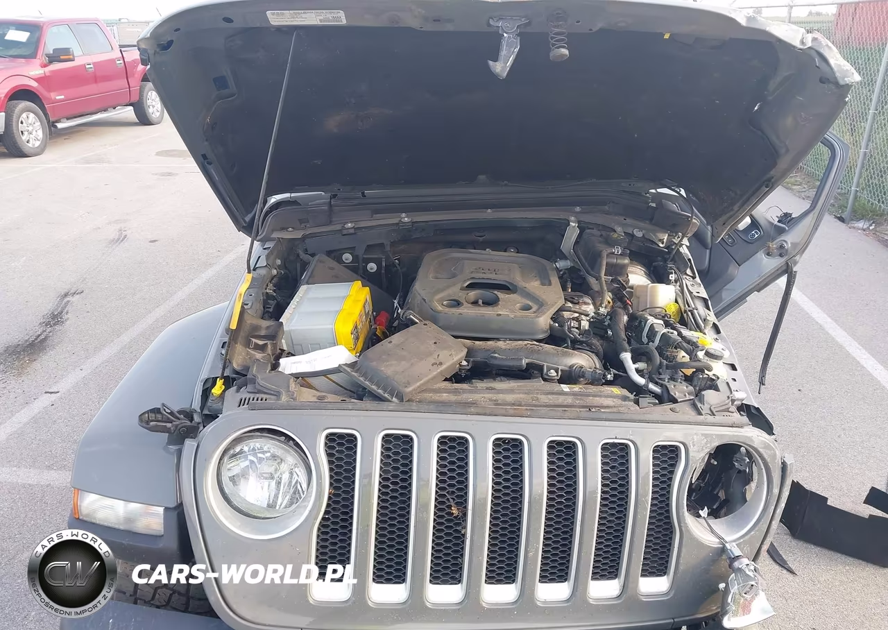 2023 Jeep Wrangler 4-Door Sahara 4X4 VIN:1C4HJXEN8PW702474 - 10