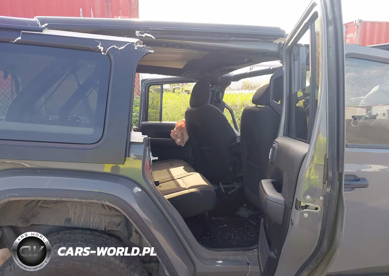 2023 Jeep Wrangler 4-Door Sahara 4X4 VIN:1C4HJXEN8PW702474 - 8