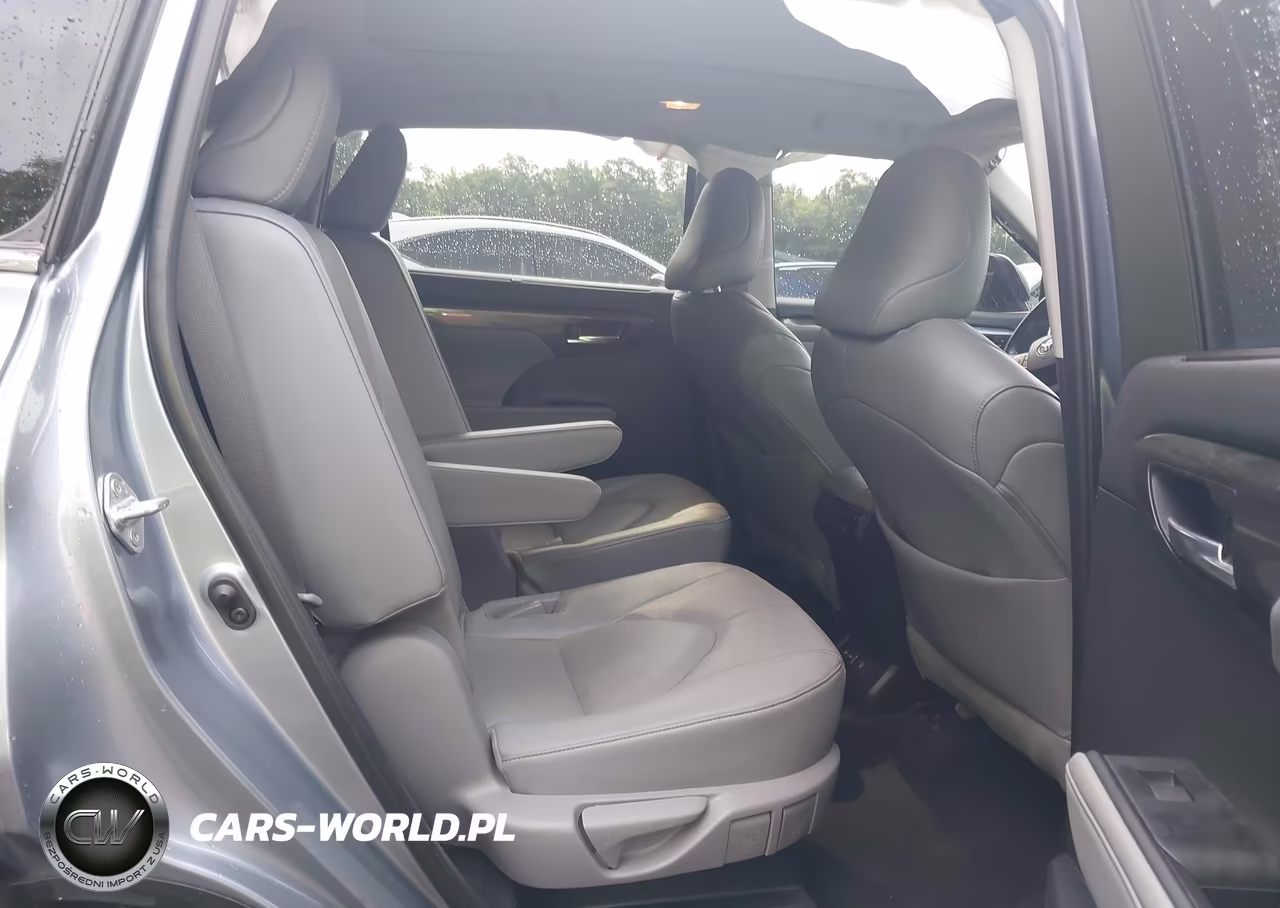 2023 Toyota Highlander Platinum VIN:5TDKDRBH1PS519702 - 8