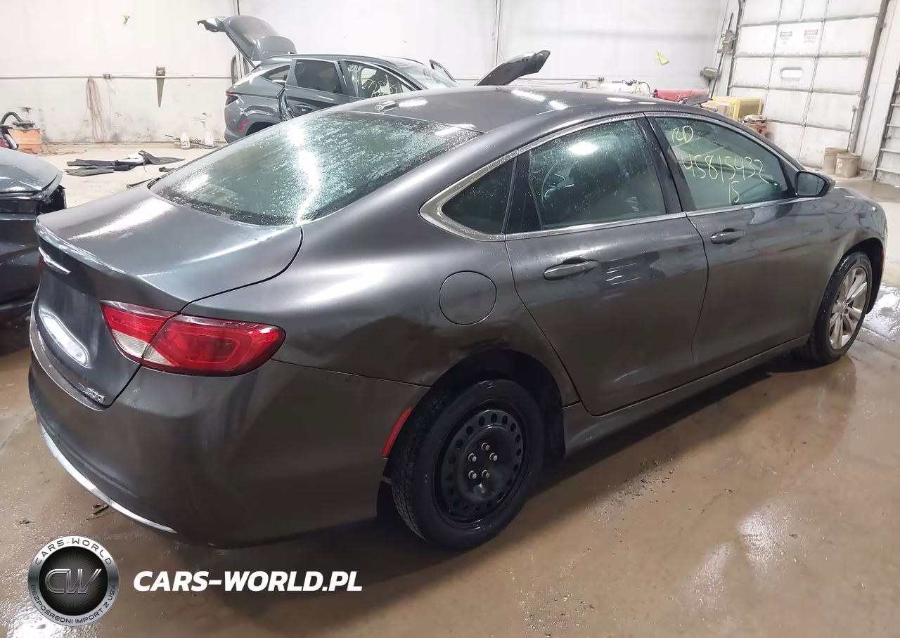 2015 Chrysler 200 Limited VIN:1C3CCCAB7FN692618 - 4
