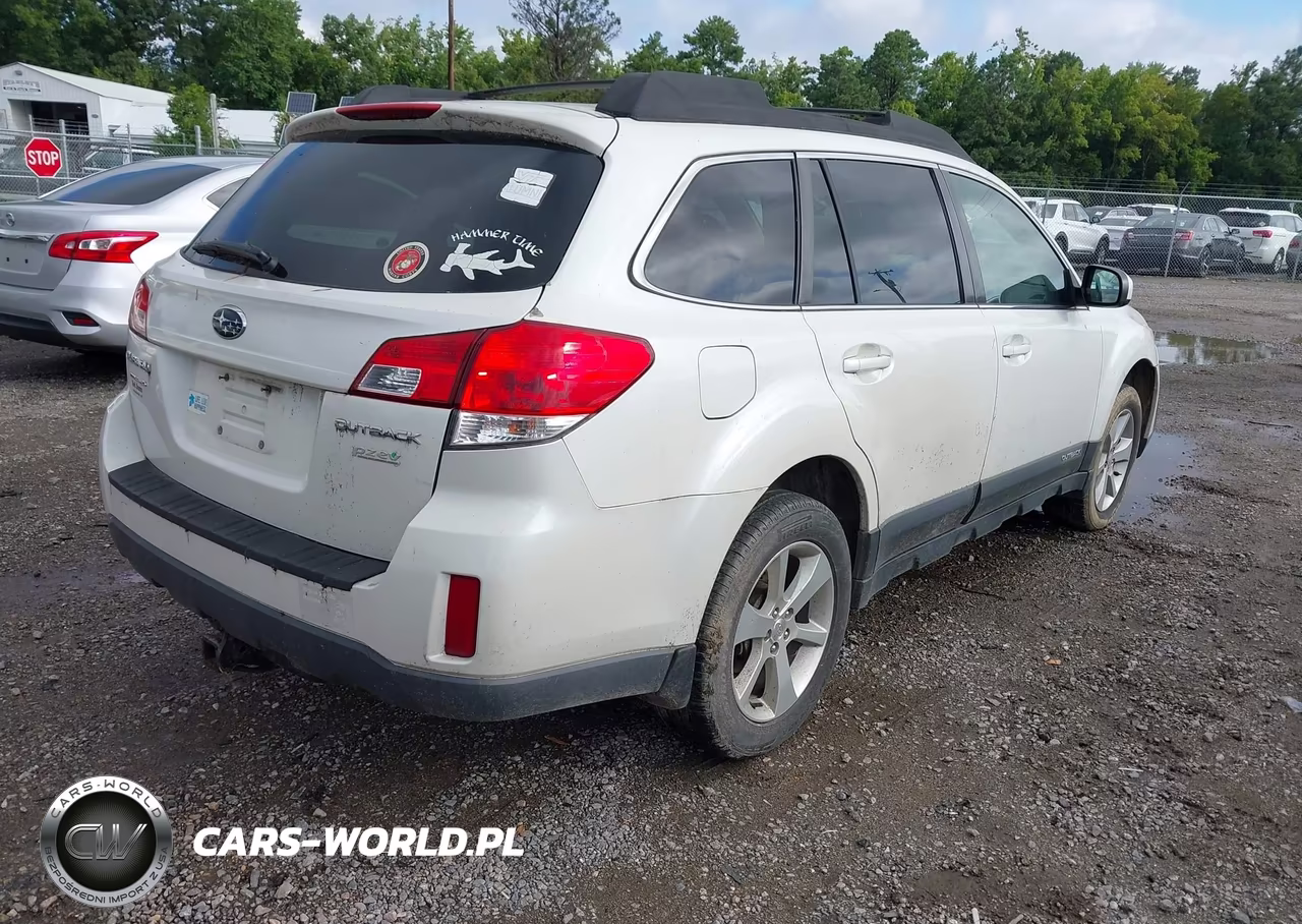 2013 Subaru Outback 2.5I Premium VIN:4S4BRBCC1D3227262 - 4