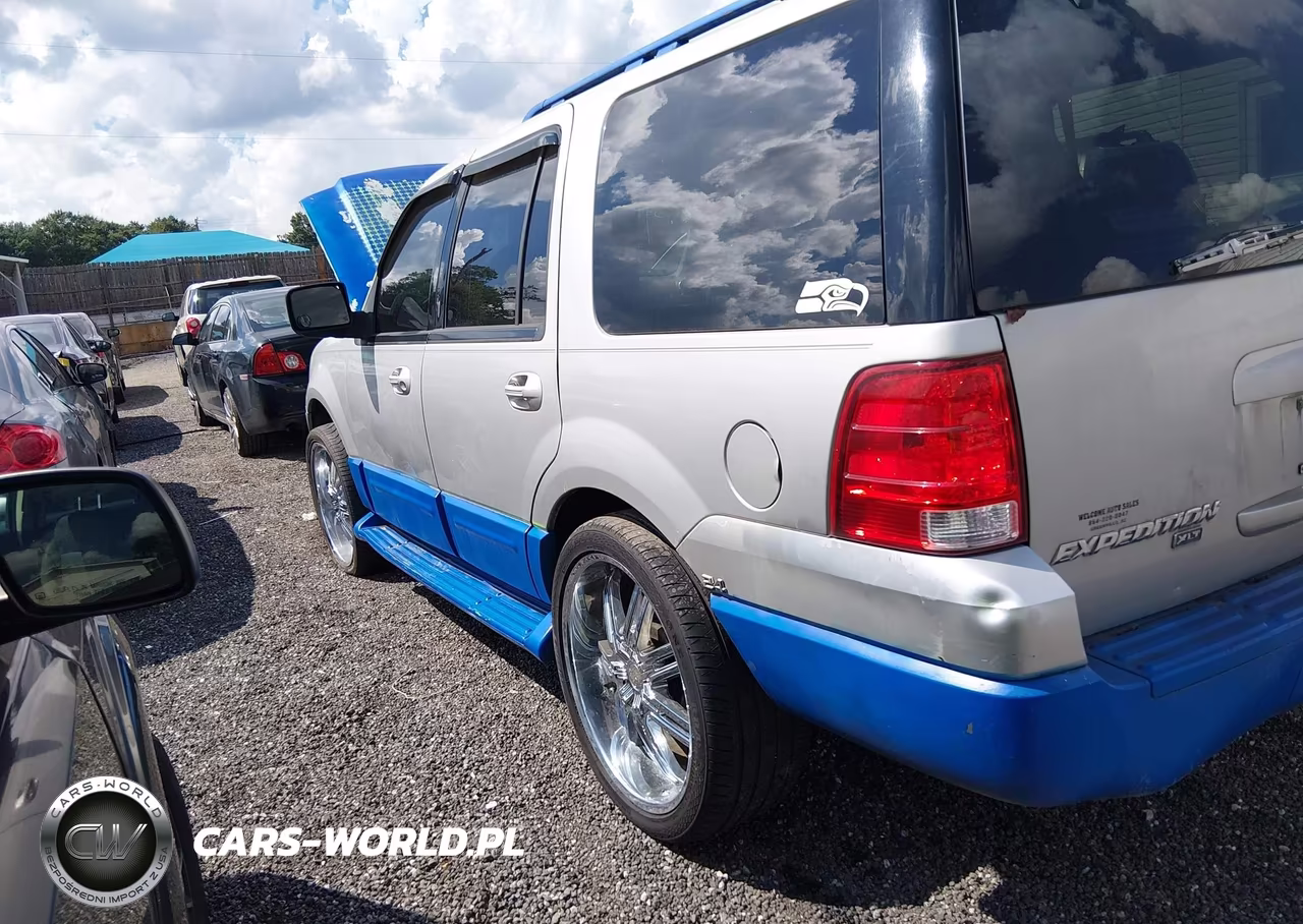 2005 Ford Expedition Nbx-Xlt VIN:1FMPU16515LB08799 - 3