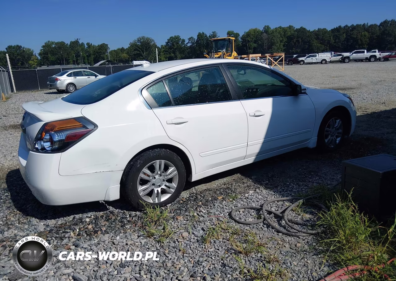 2011 Nissan Altima 2.5 S VIN:1N4AL2AP9BN425859 - 4