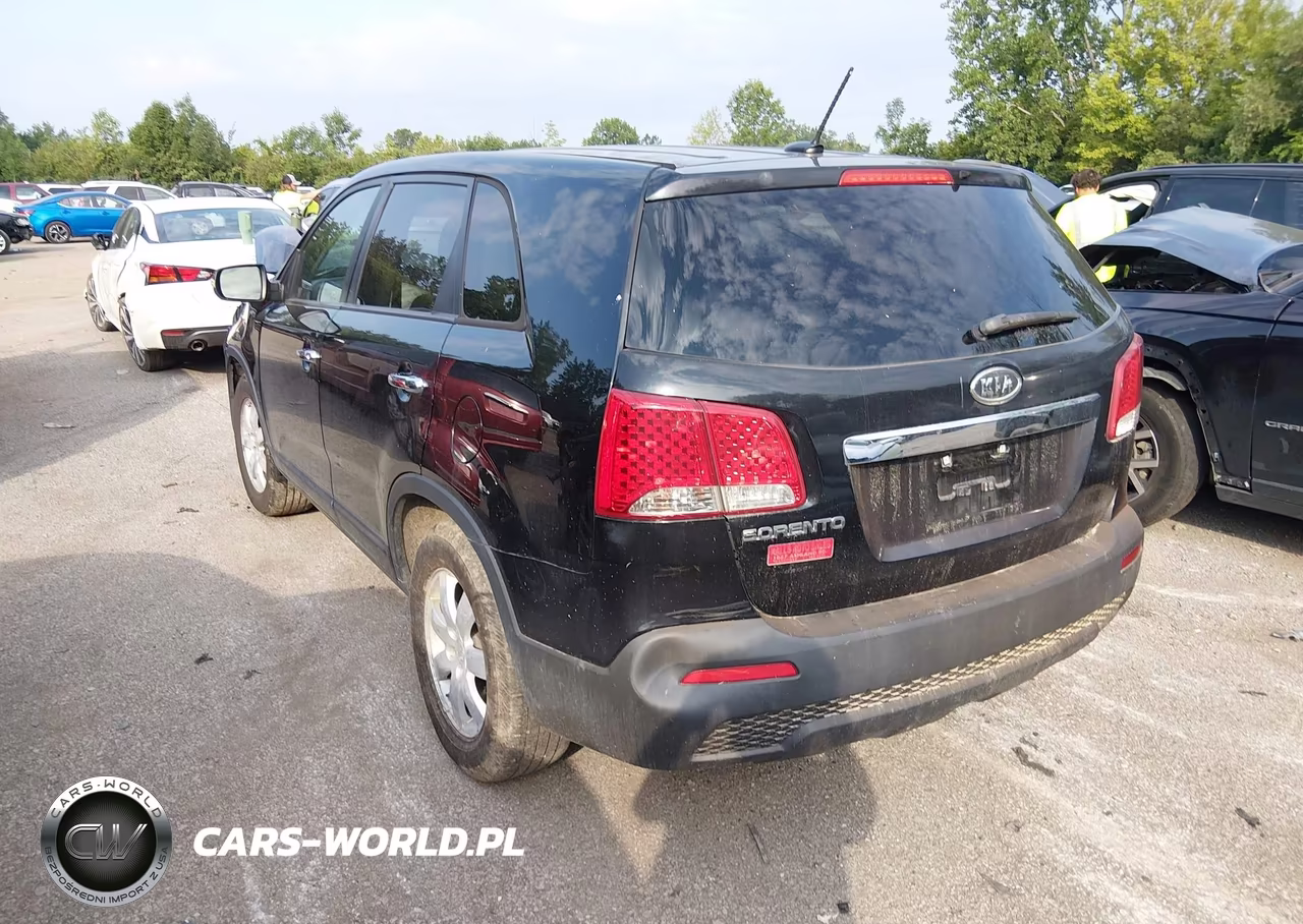 2011 Kia Sorento Lx VIN:5XYKT3A16BG150264 - 3