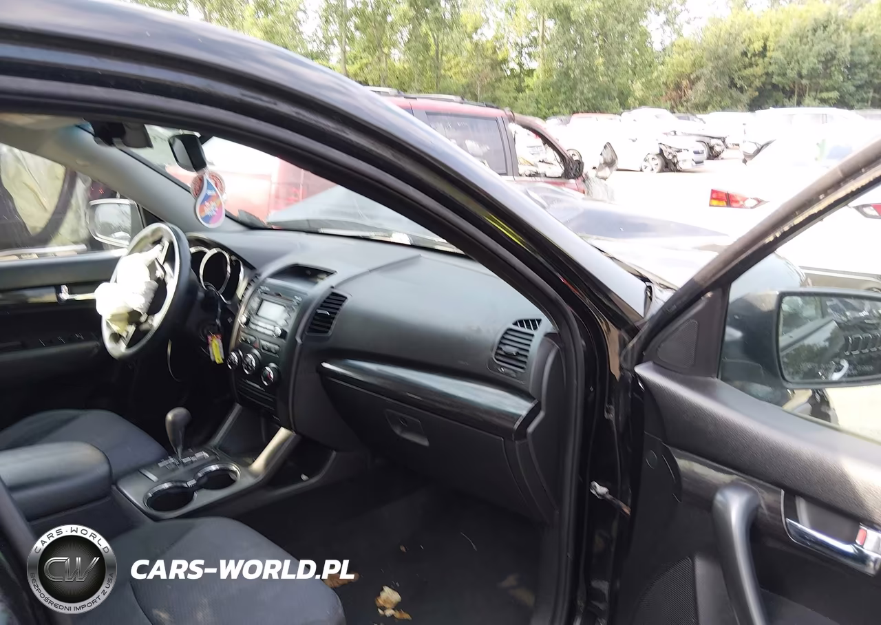 2011 Kia Sorento Lx VIN:5XYKT3A16BG150264 - 5