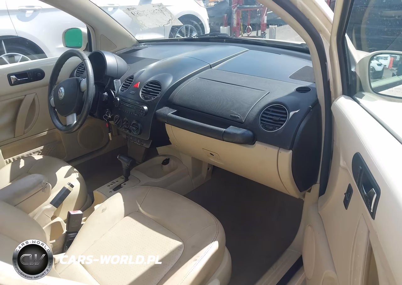 2008 Volkswagen New Beetle Se VIN:3VWRW31C18M522786 - 5