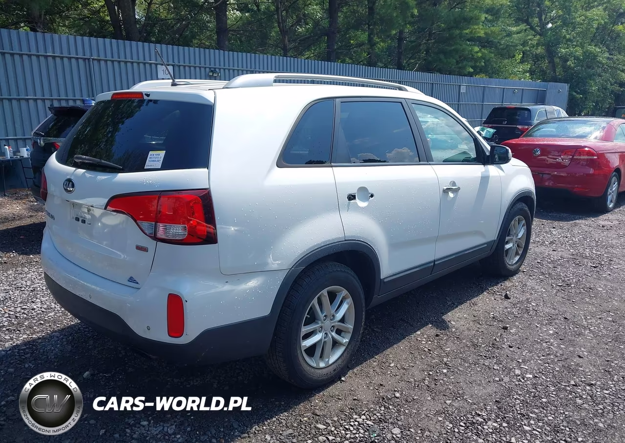 2014 Kia Sorento Lx VIN:5XYKT3A64EG503701 - 4