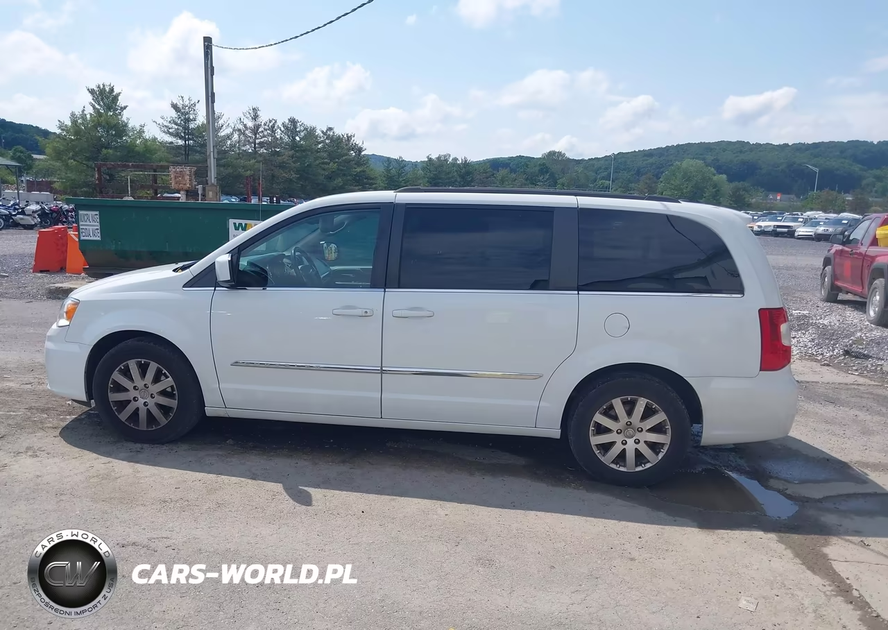 2016 Chrysler Town & Country Touring VIN:2C4RC1BGXGR229834 - 14