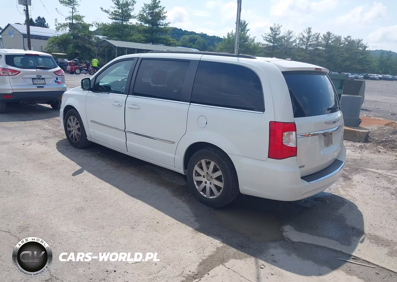 2016 Chrysler Town & Country Touring VIN:2C4RC1BGXGR229834 - 3