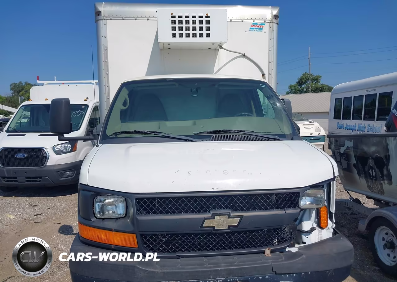 2015 Chevrolet Express Cutaway 4500 VIN:1GB6G5CGXF1111514 - 11