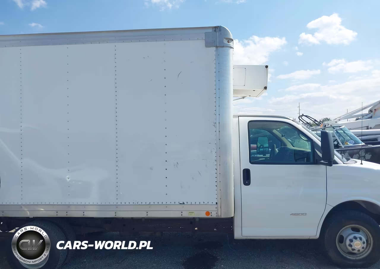 2015 Chevrolet Express Cutaway 4500 VIN:1GB6G5CGXF1111514 - 12