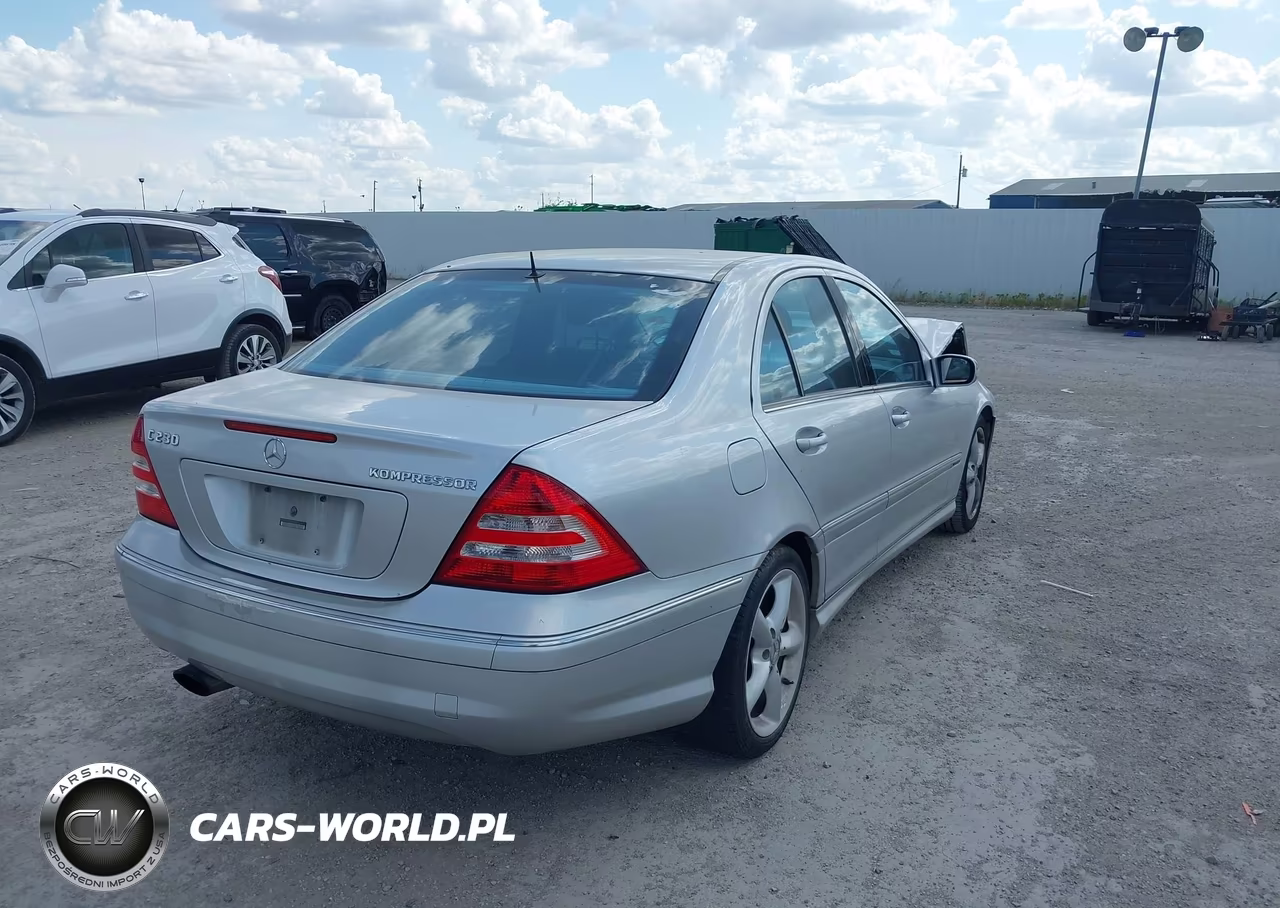 2005 Mercedes-Benz C 230 Kompressor Sport VIN:WDBRF40J05F670480 - 4