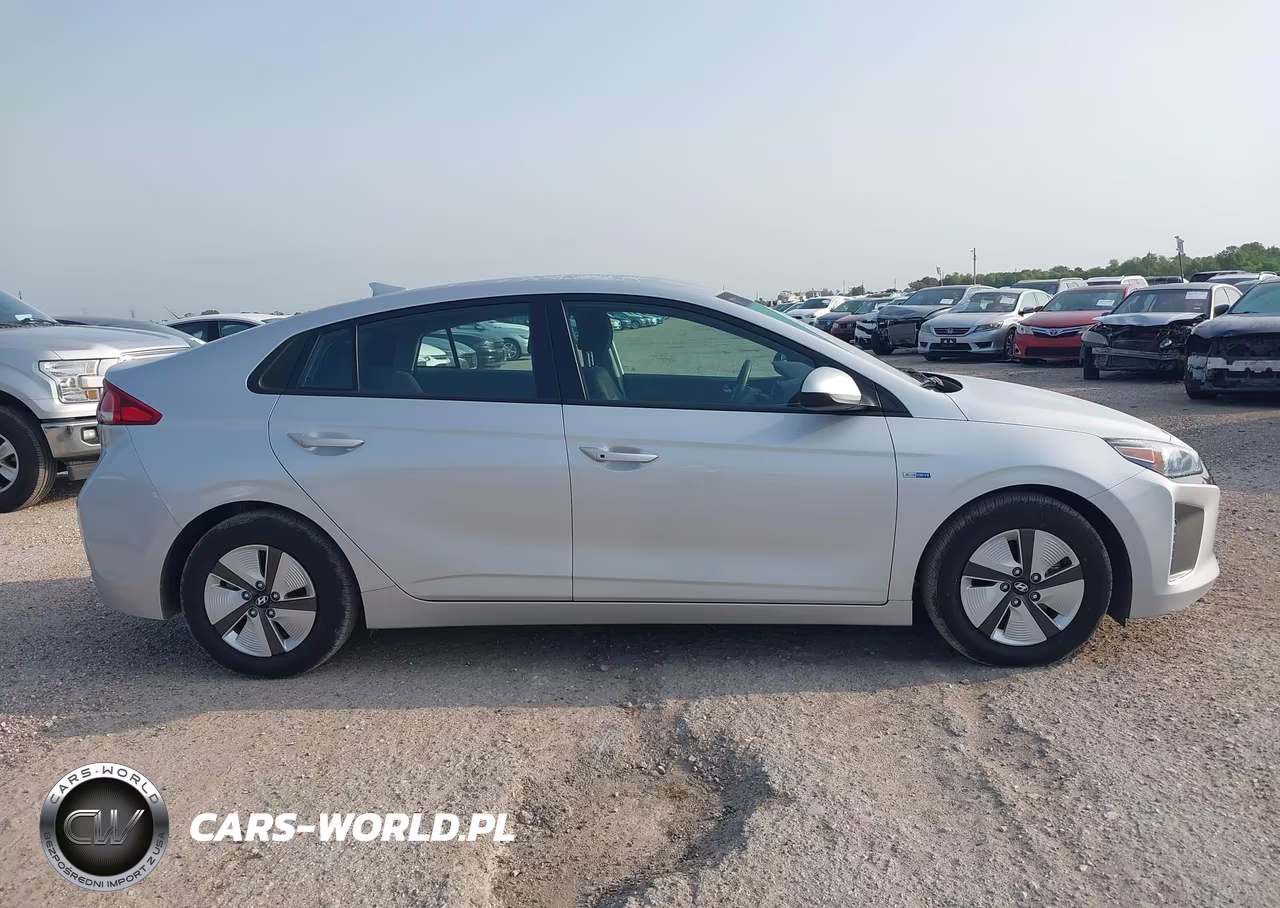 2018 Hyundai Ioniq Hybrid Blue VIN:KMHC65LC1JU075696 - 13