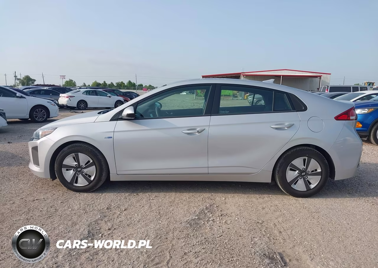2018 Hyundai Ioniq Hybrid Blue VIN:KMHC65LC1JU075696 - 14