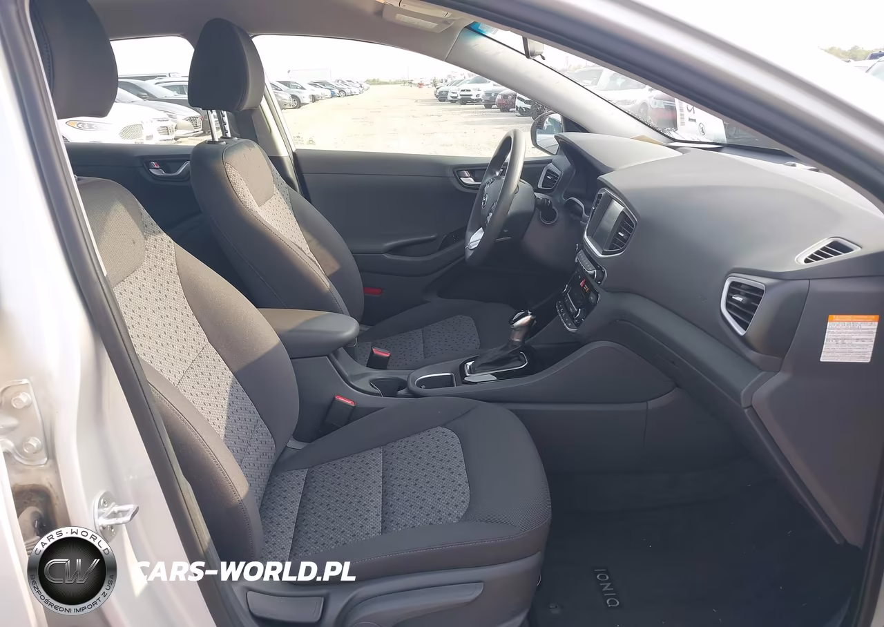 2018 Hyundai Ioniq Hybrid Blue VIN:KMHC65LC1JU075696 - 5