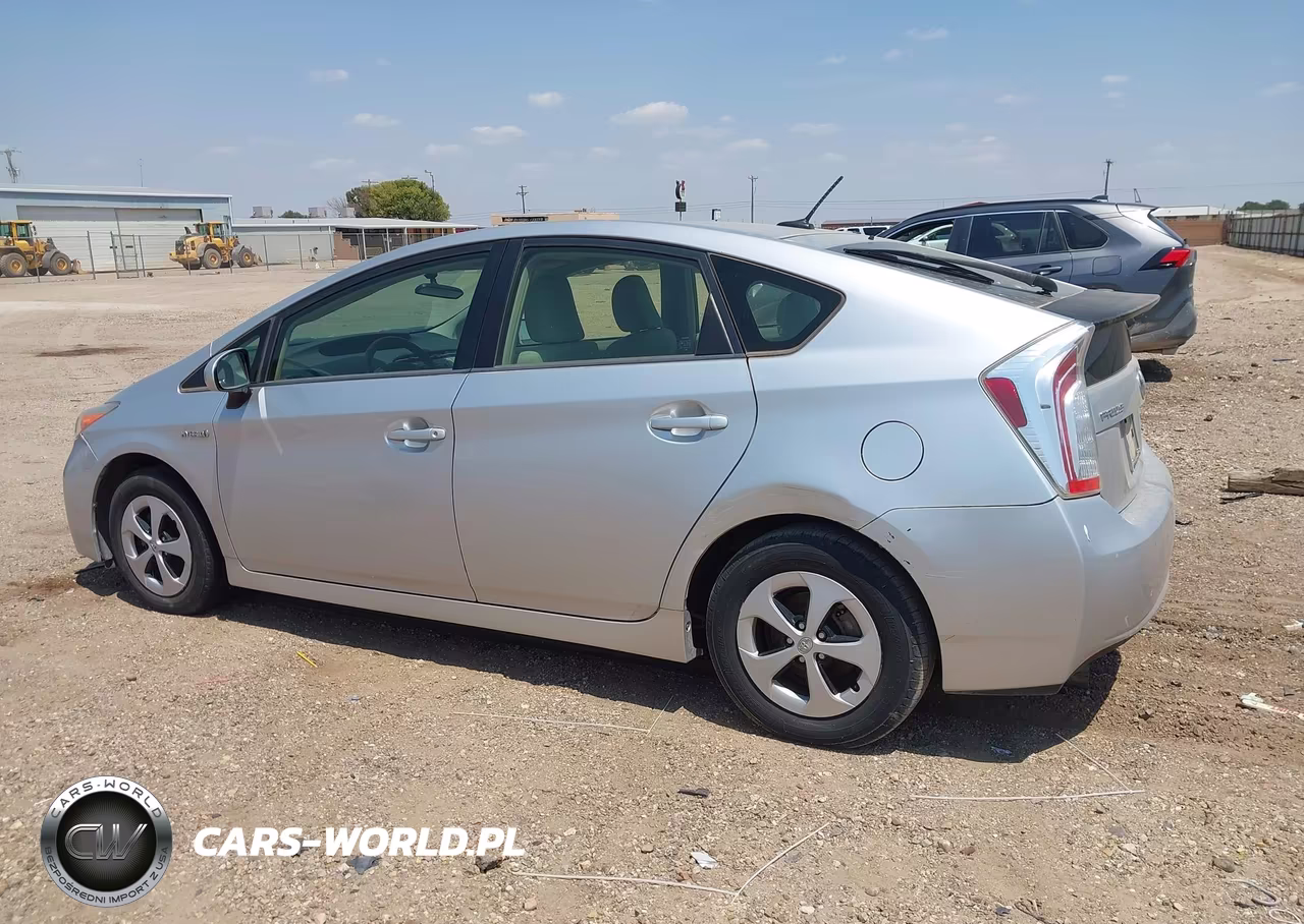 2013 Toyota Prius Three VIN:JTDKN3DU2D1709344 - 14