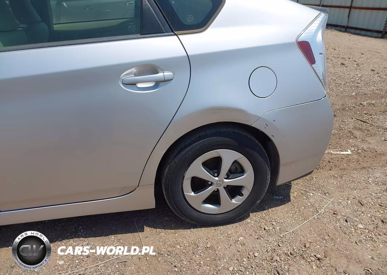 2013 Toyota Prius Three VIN:JTDKN3DU2D1709344 - 6
