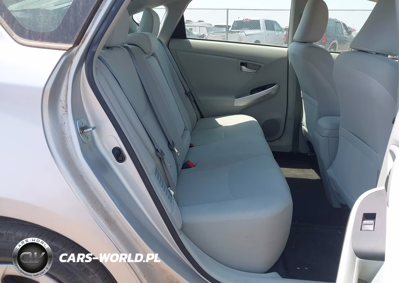 2013 Toyota Prius Three VIN:JTDKN3DU2D1709344 - 8