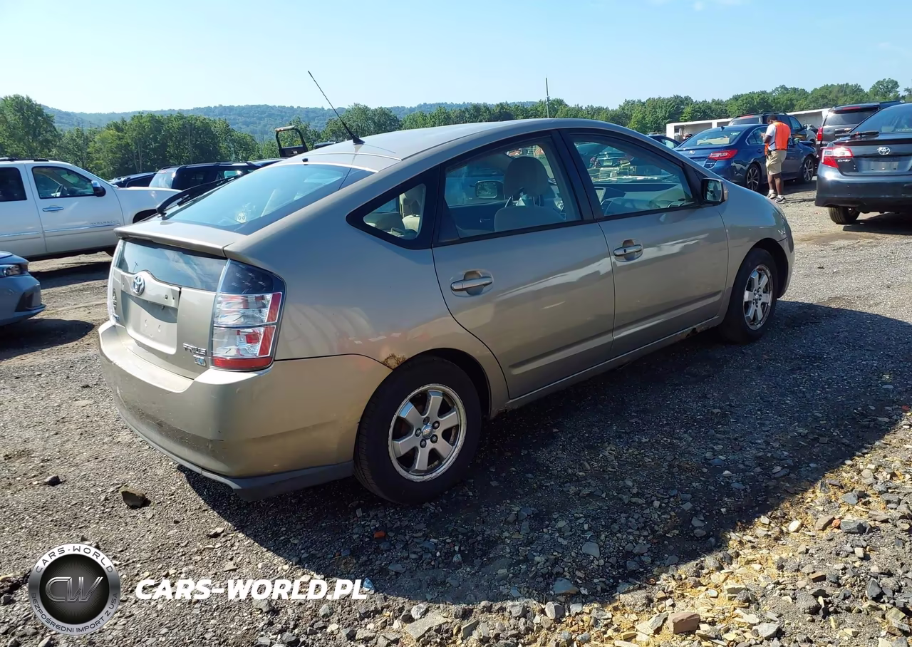 2005 Toyota Prius VIN:JTDKB20U353021108 - 4