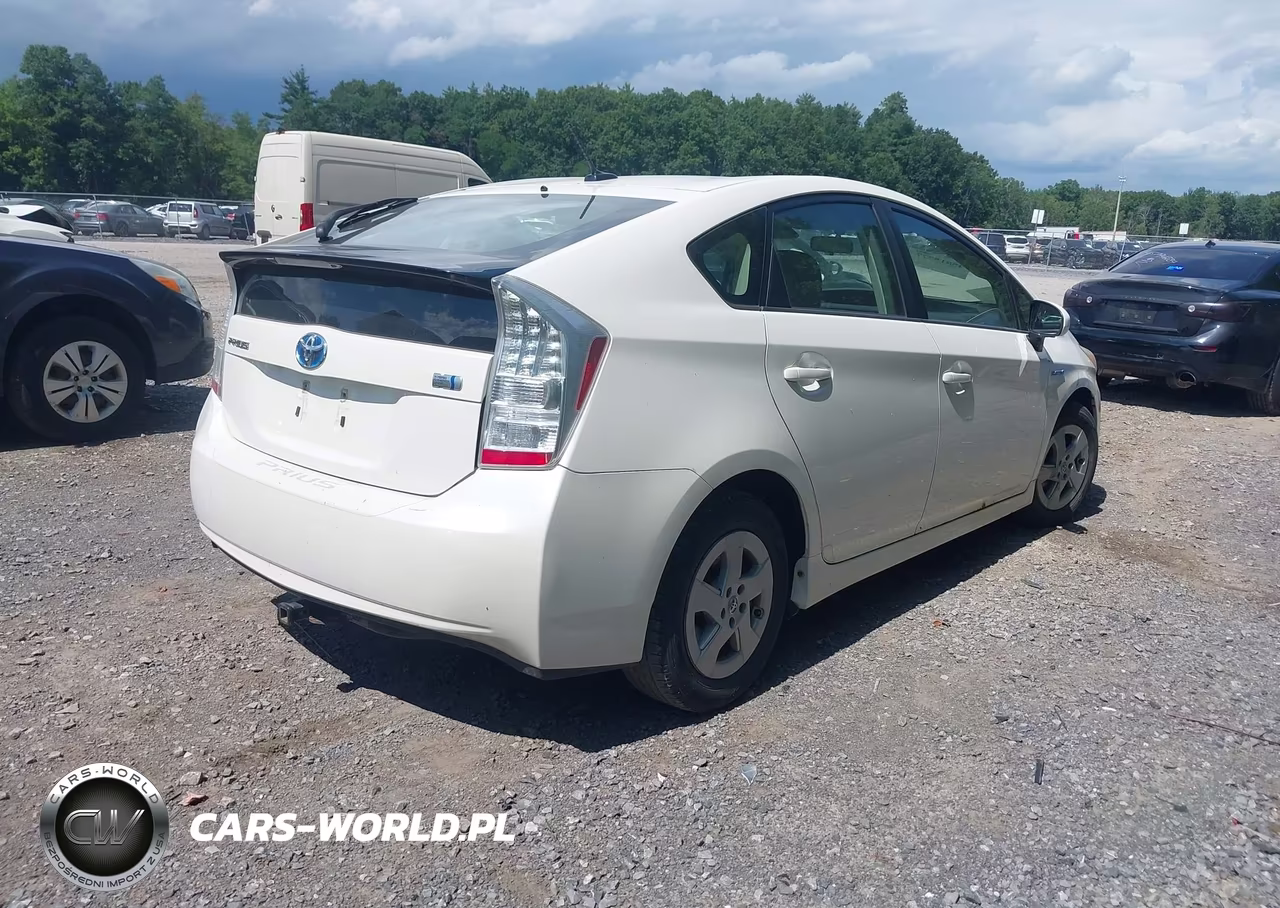 2011 Toyota Prius Two VIN:JTDKN3DUXB5329108 - 4