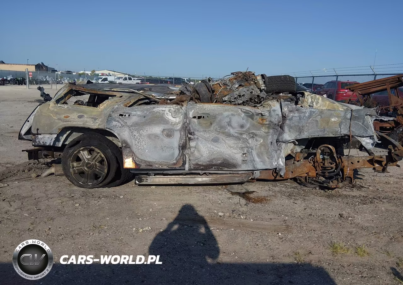 2010 Chevrolet Tahoe Lt VIN:1GNUKBE06AR283475 - 12