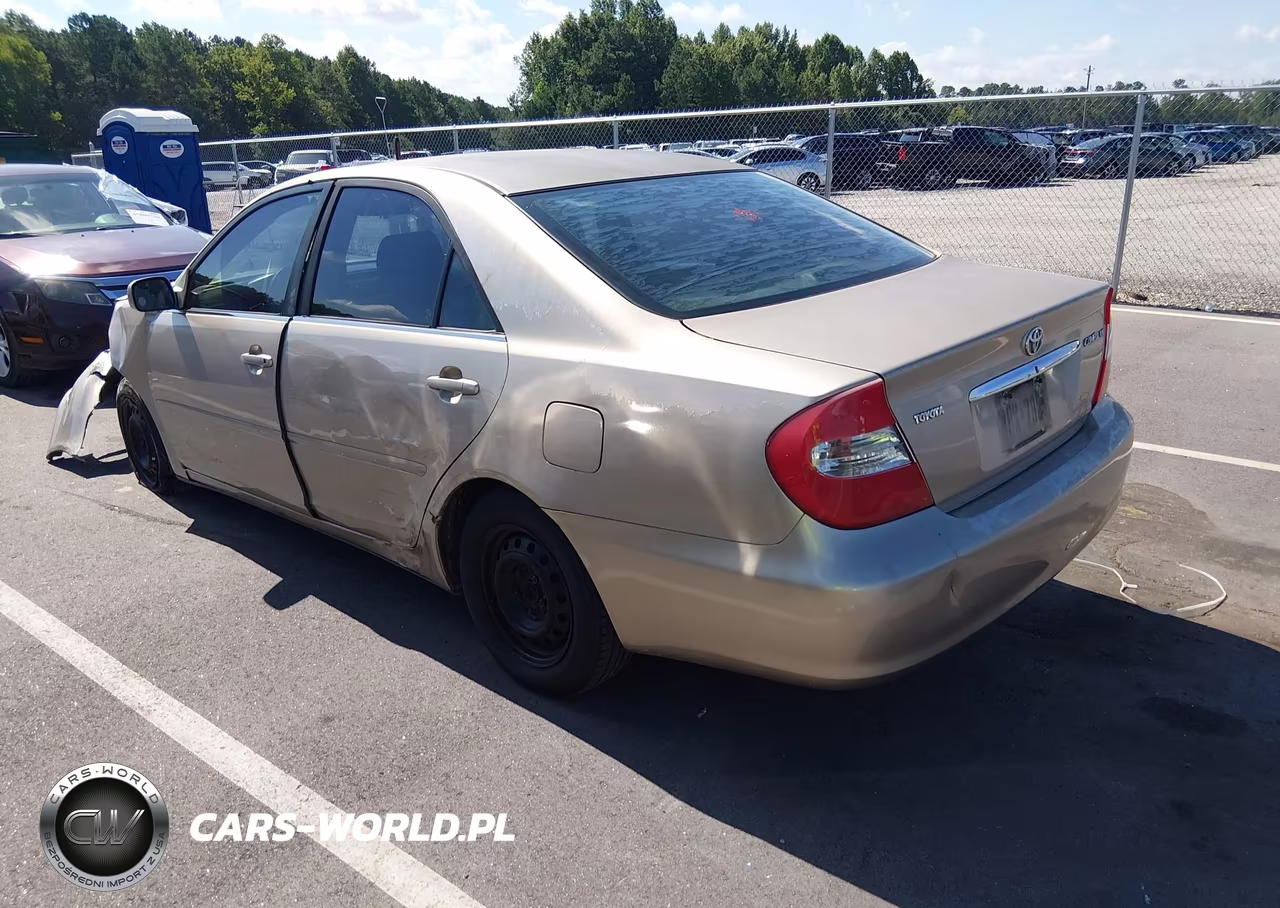 2002 Toyota Camry Le VIN:JTDBE32K920014122 - 3