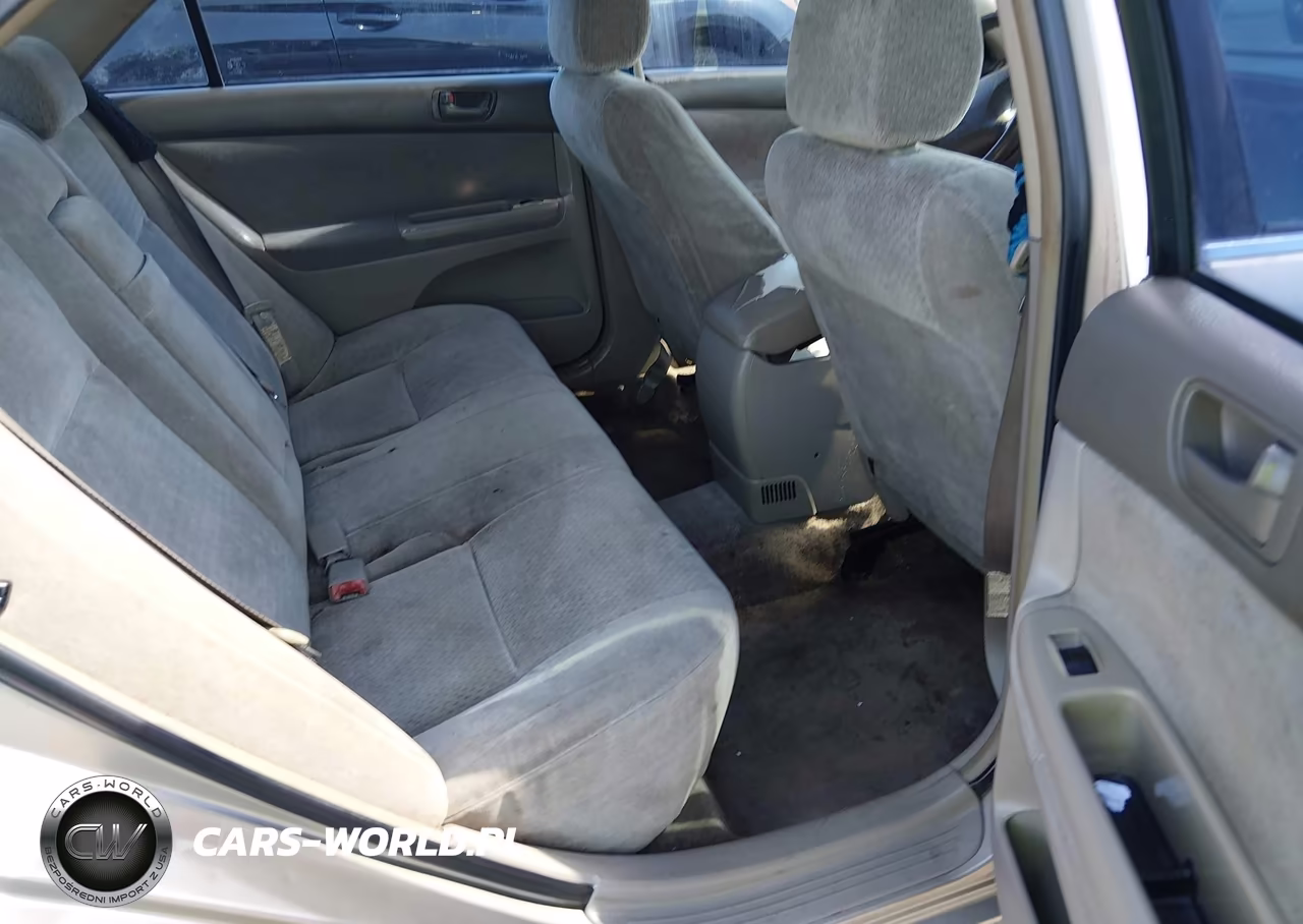 2002 Toyota Camry Le VIN:JTDBE32K920014122 - 8