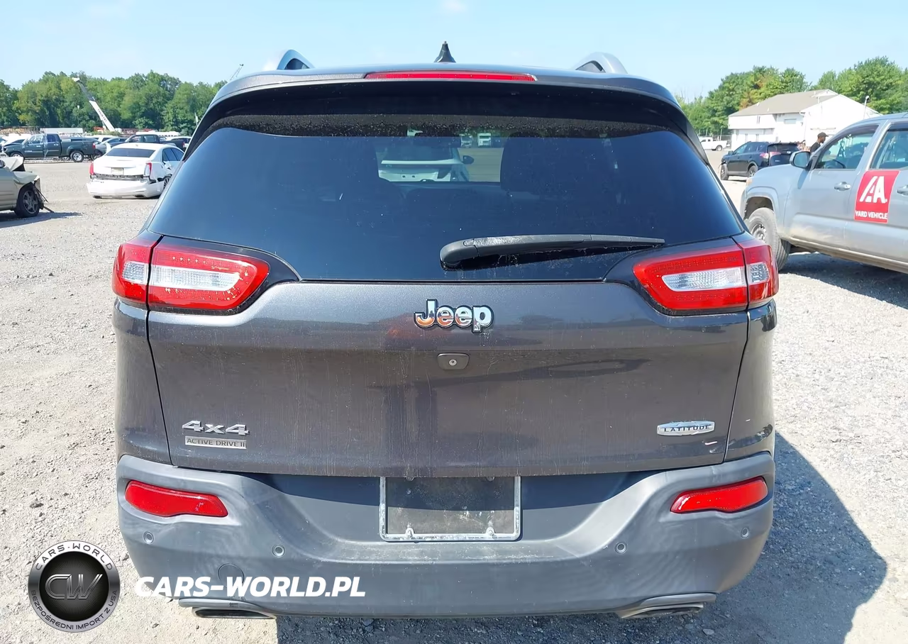 2015 Jeep Cherokee Latitude VIN:1C4PJMCS7FW625050 - 16