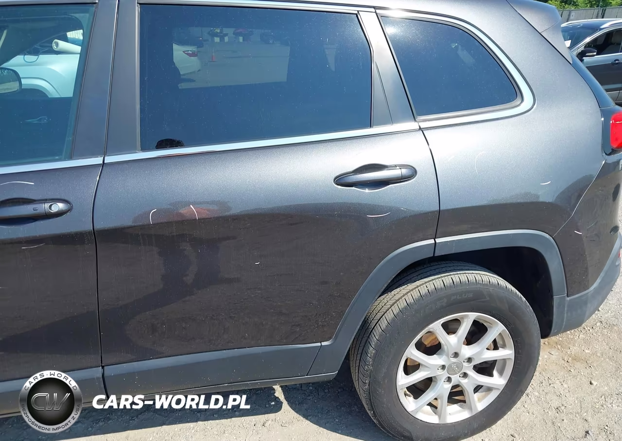 2015 Jeep Cherokee Latitude VIN:1C4PJMCS7FW625050 - 17