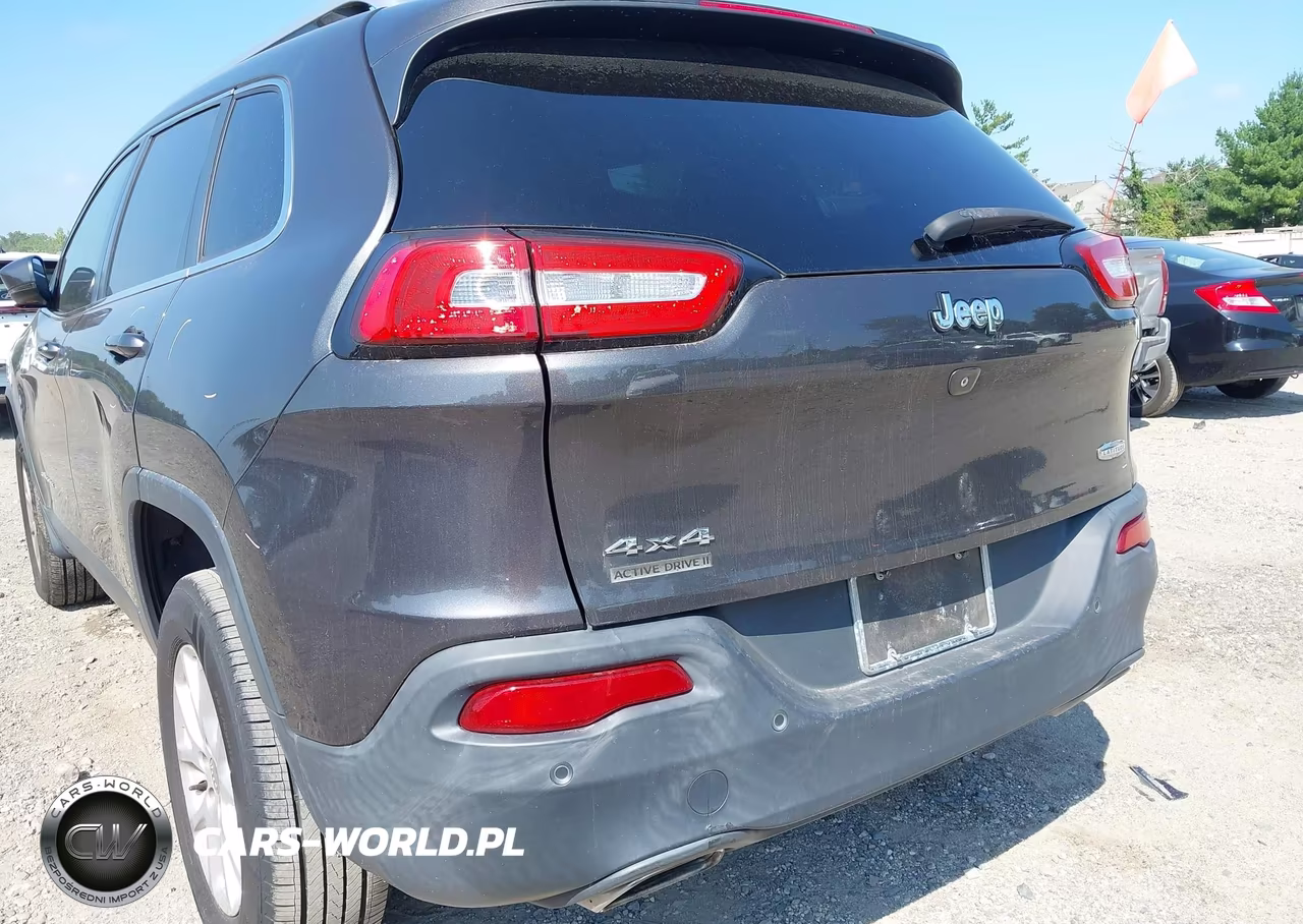 2015 Jeep Cherokee Latitude VIN:1C4PJMCS7FW625050 - 18