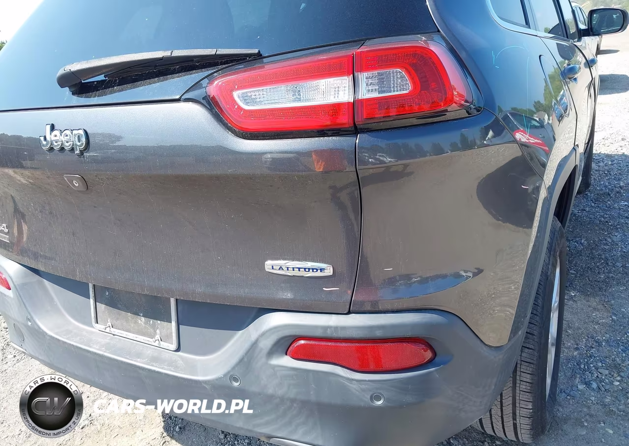 2015 Jeep Cherokee Latitude VIN:1C4PJMCS7FW625050 - 19
