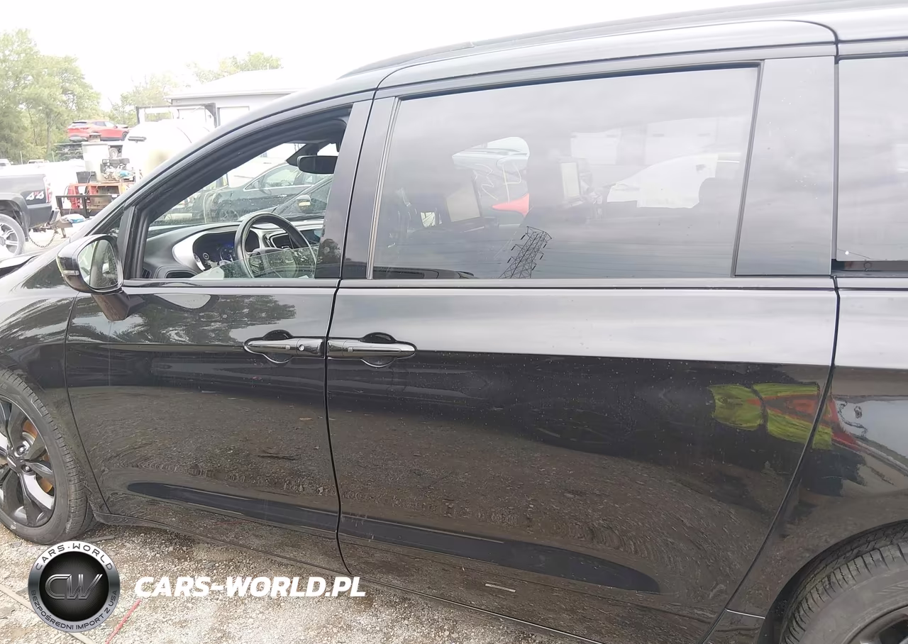 2018 Chrysler Pacifica Limited VIN:2C4RC1GG4JR186558 - 14