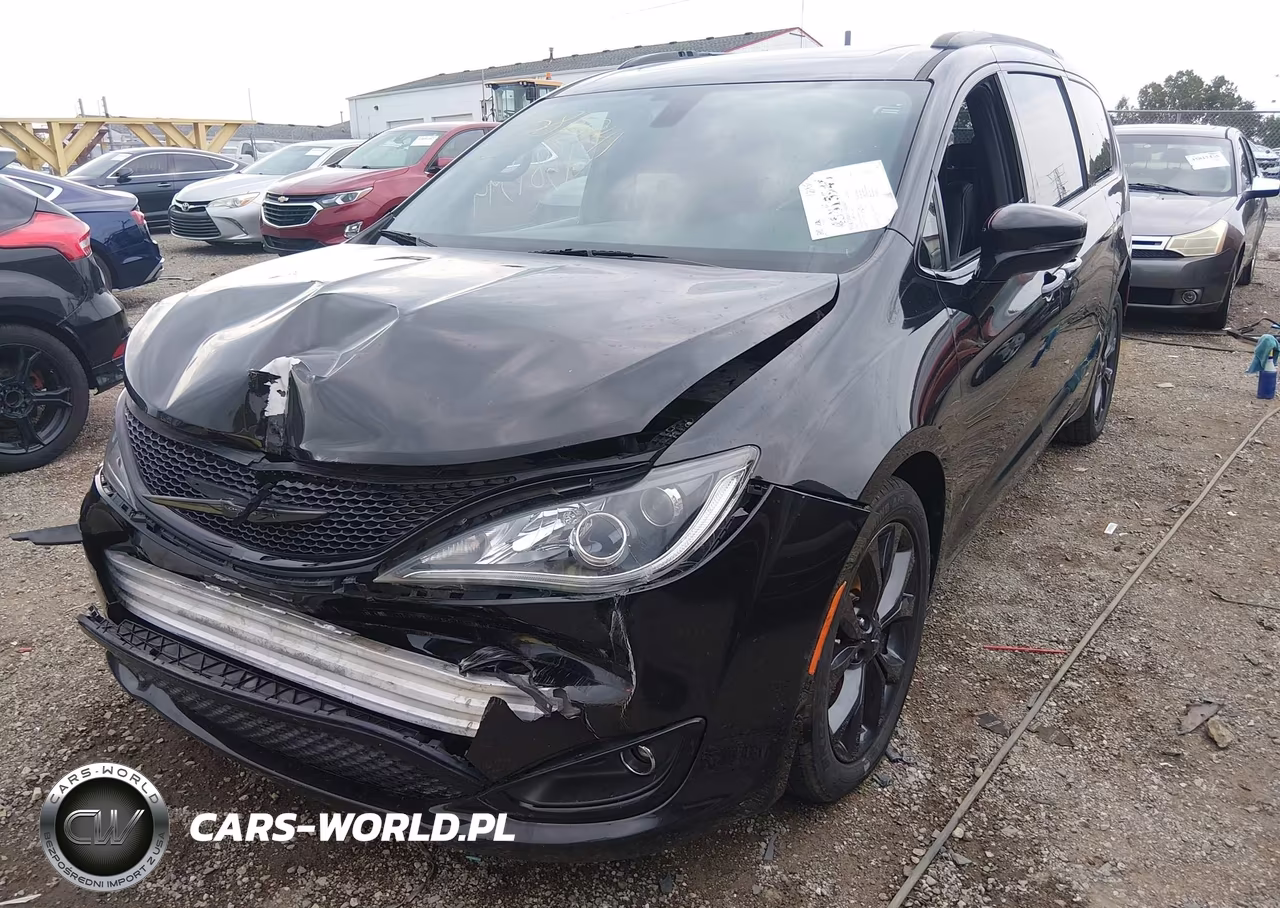 2018 Chrysler Pacifica Limited VIN:2C4RC1GG4JR186558 - 2