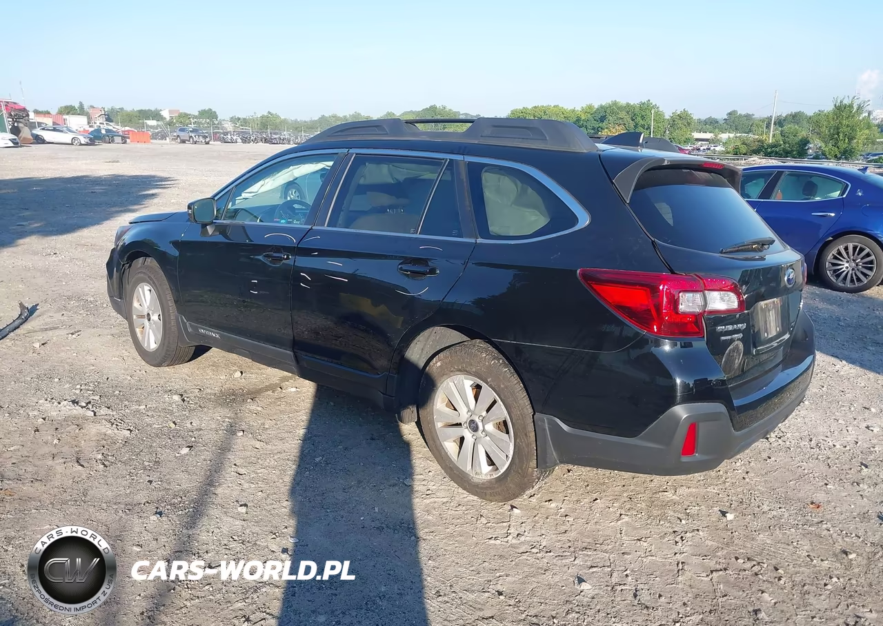 2019 Subaru Outback 2.5I Premium VIN:4S4BSAHC1K3338477 - 3