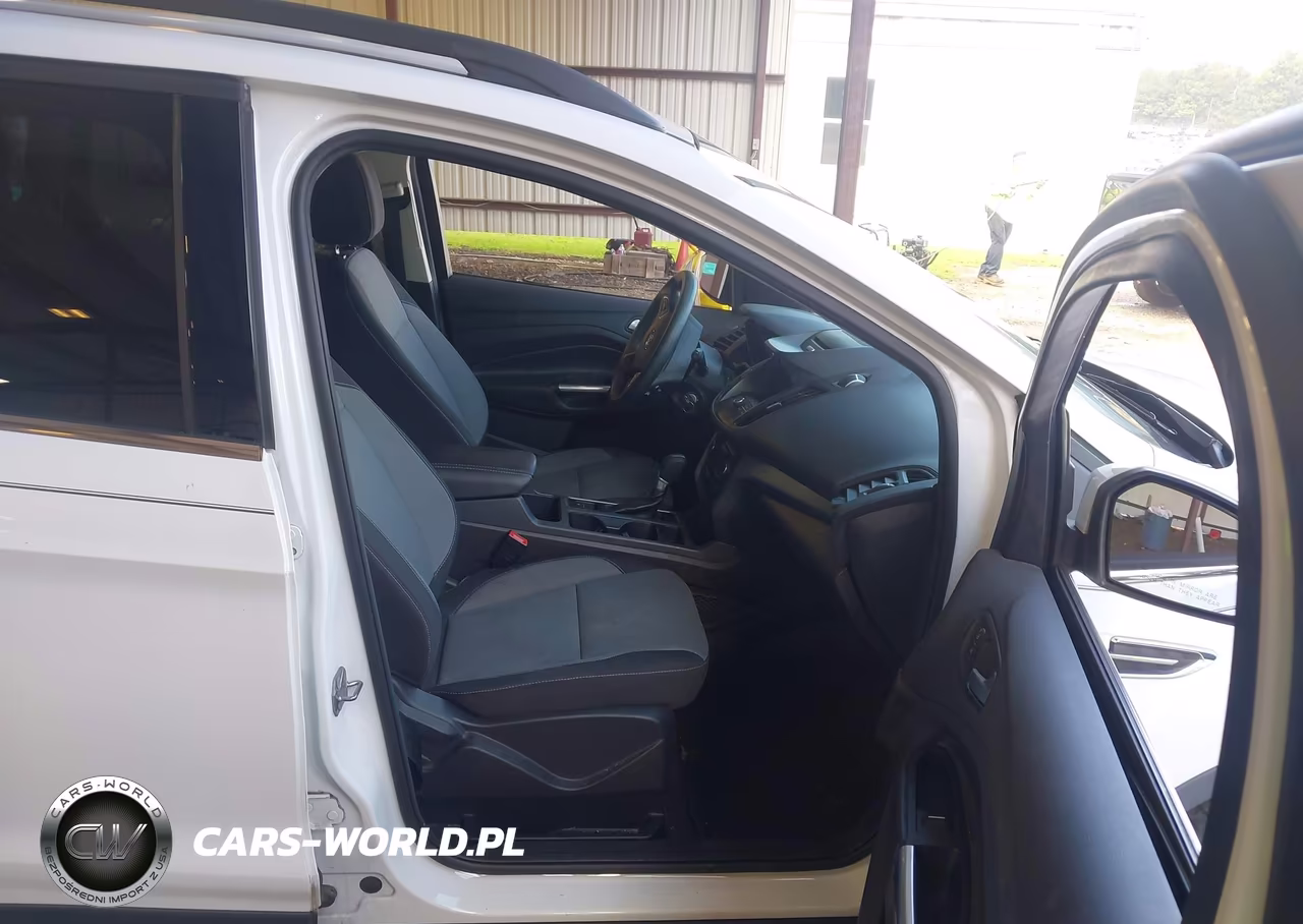 2017 Ford Escape Se VIN:1FMCU0GD3HUA49042 - 5