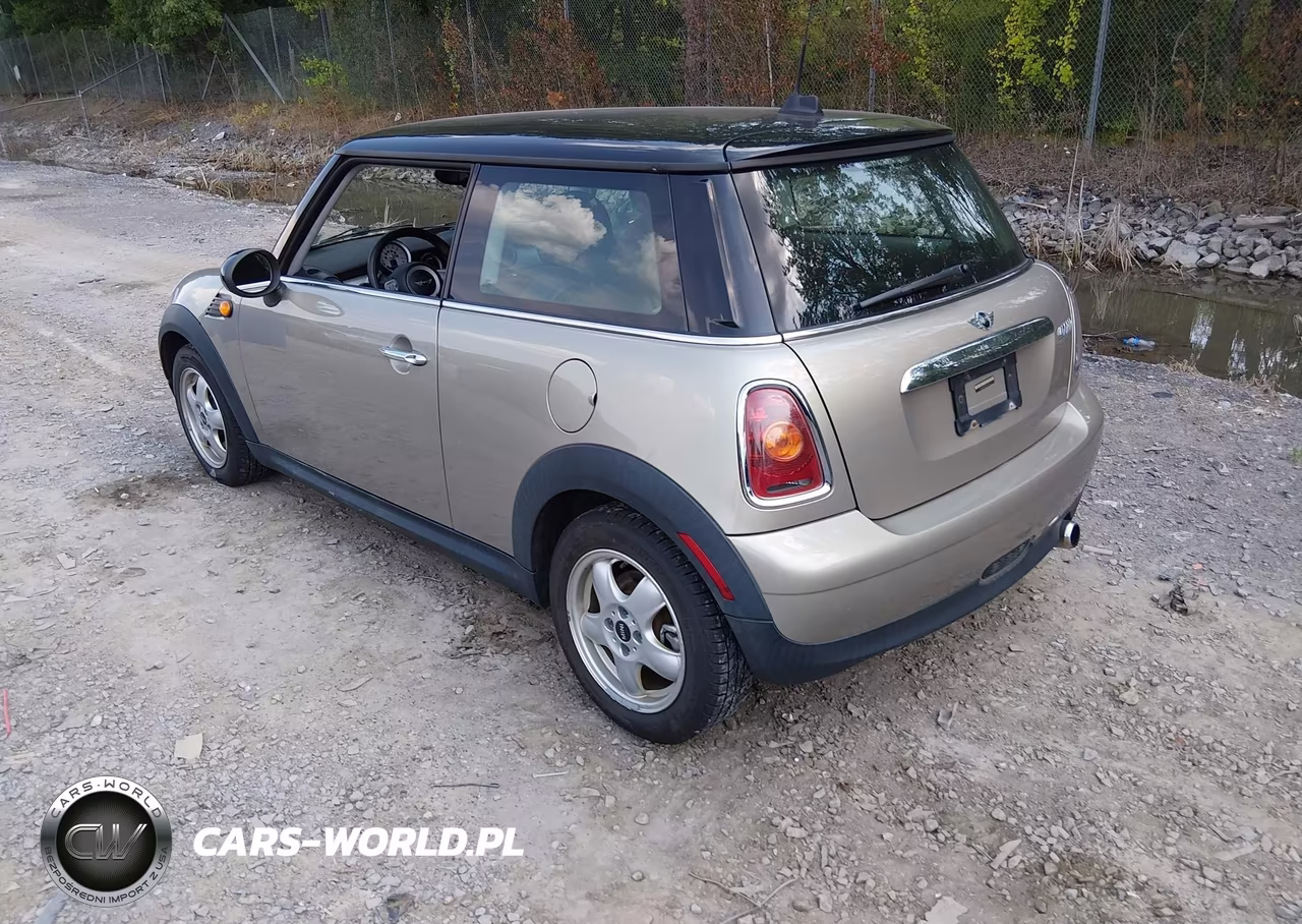 2009 Mini Cooper VIN:WMWMF33519TU75187 - 3