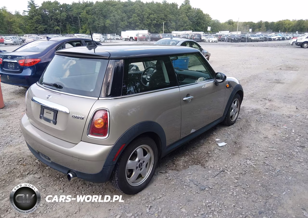 2009 Mini Cooper VIN:WMWMF33519TU75187 - 4