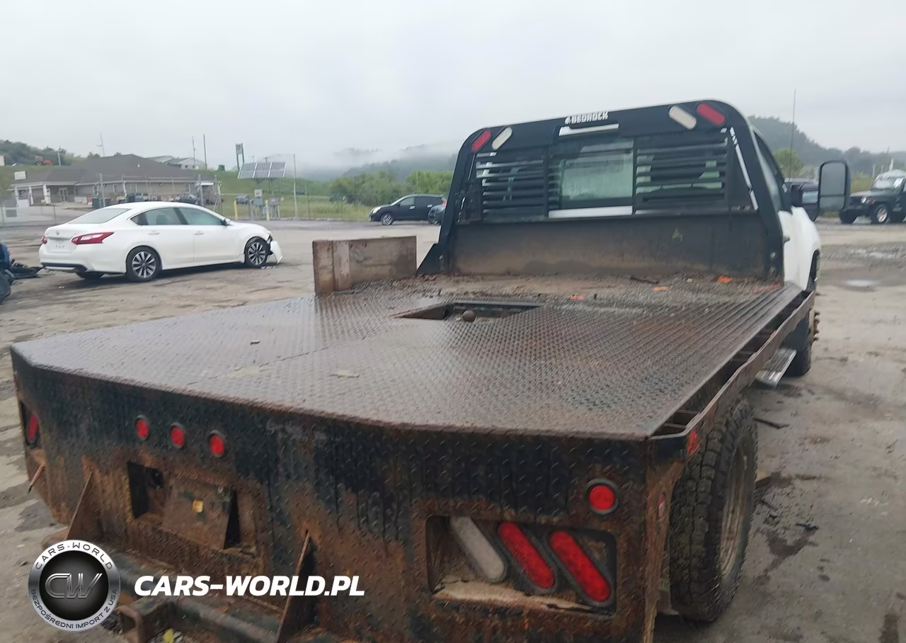 2013 GMC Sierra 3500Hd Chassis Work Truck VIN:1GD322C83DF165317 - 4