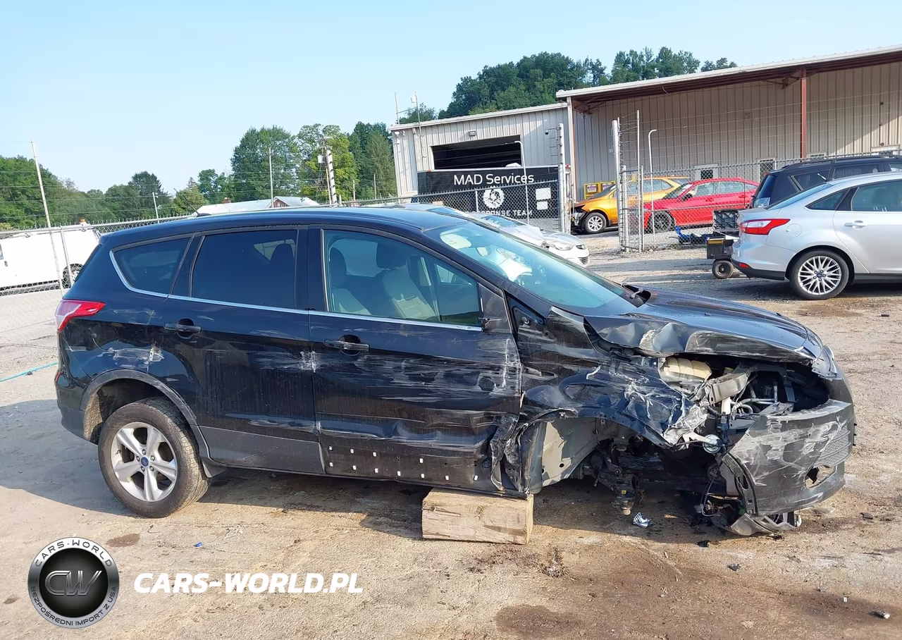 2015 Ford Escape Se VIN:1FMCU0G70FUB17370 - 14