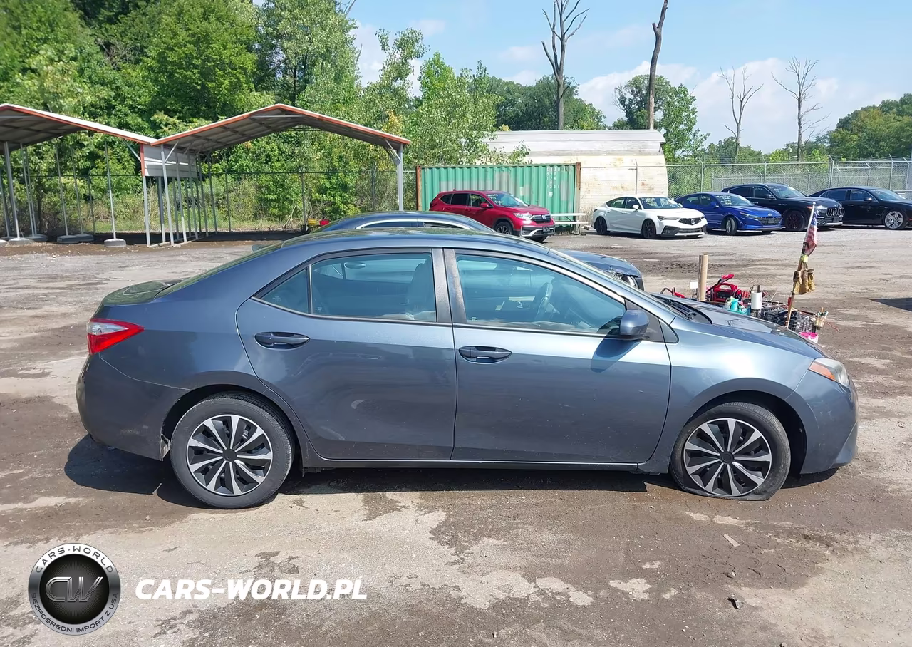 2016 Toyota Corolla Le VIN:2T1BURHE3GC696841 - 12