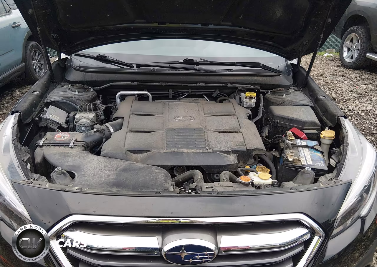 2019 Subaru Outback 3.6R Touring VIN:4S4BSETC2K3230125 - 10