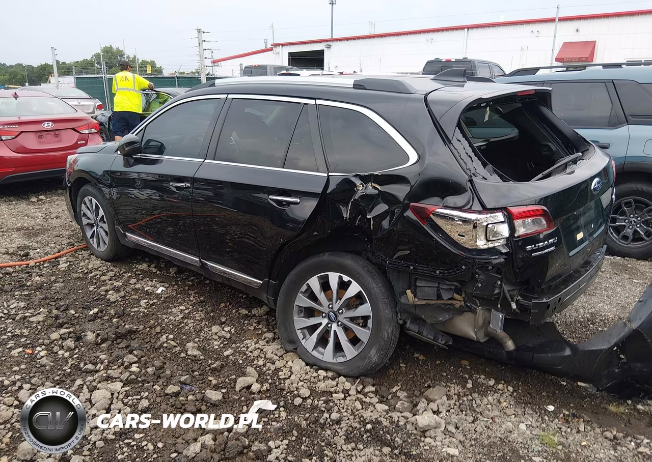 2019 Subaru Outback 3.6R Touring VIN:4S4BSETC2K3230125 - 3