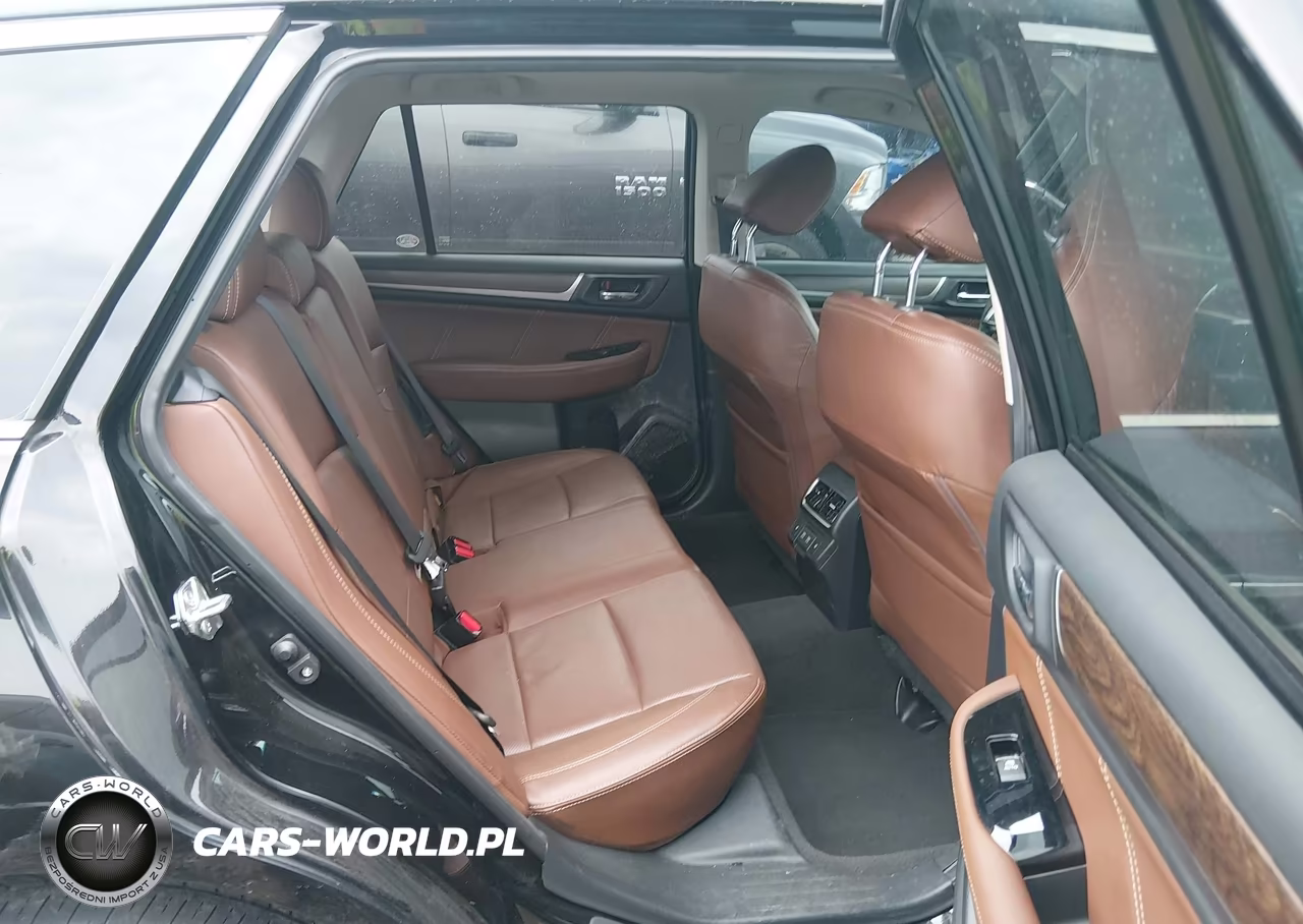 2019 Subaru Outback 3.6R Touring VIN:4S4BSETC2K3230125 - 8