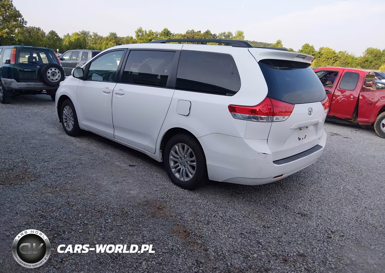 2011 Toyota Sienna Xle V6 VIN:5TDYK3DC0BS014936 - 3