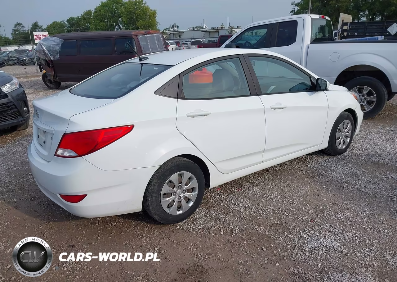 2017 Hyundai Accent Se VIN:KMHCT4AE3HU194576 - 4