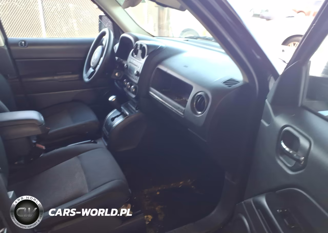 2016 Jeep Patriot Sport VIN:1C4NJPBA2GD528465 - 5