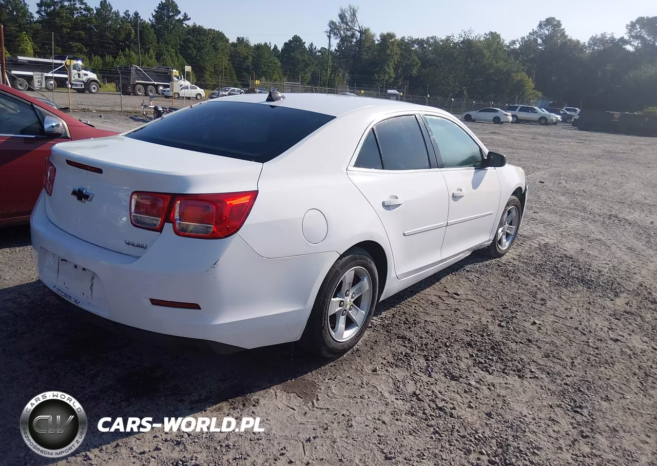 2013 Chevrolet Malibu Ls VIN:1G11B5SA4DF259359 - 4