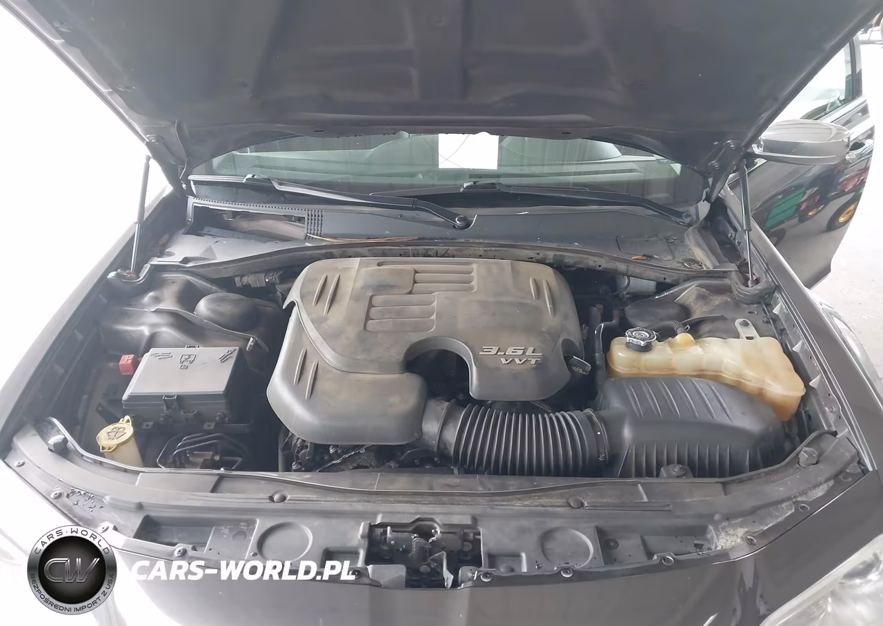 2018 Chrysler 300 Limited VIN:2C3CCAEG5JH129952 - 10