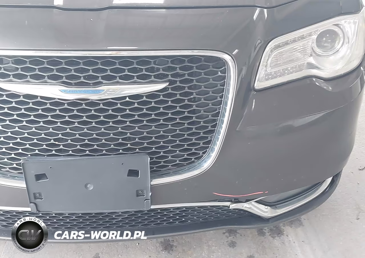 2018 Chrysler 300 Limited VIN:2C3CCAEG5JH129952 - 17