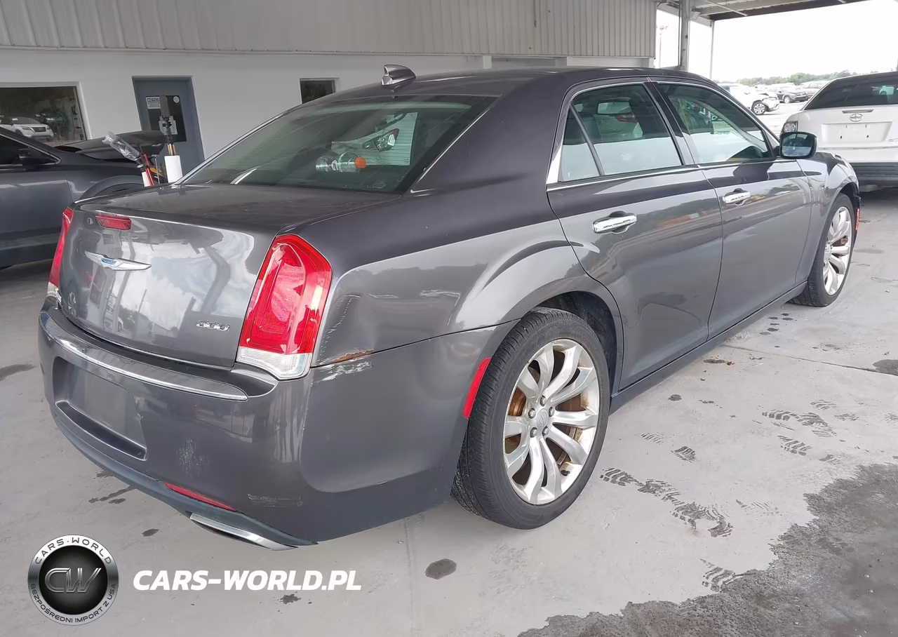 2018 Chrysler 300 Limited VIN:2C3CCAEG5JH129952 - 4